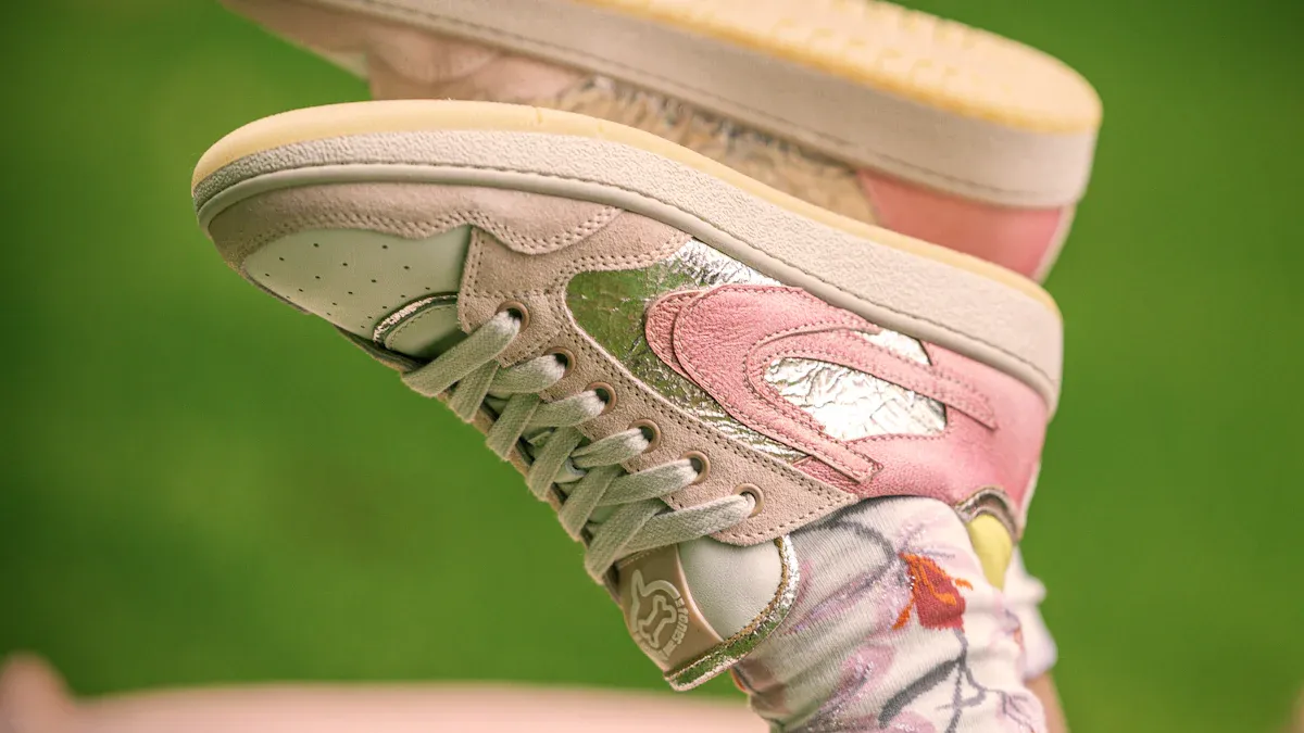 Sneakers in Streetwear