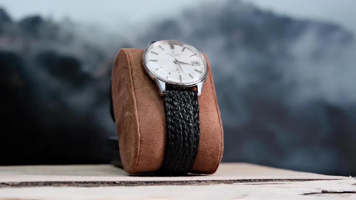 Style: Smartwatches vs Mechanical Watches