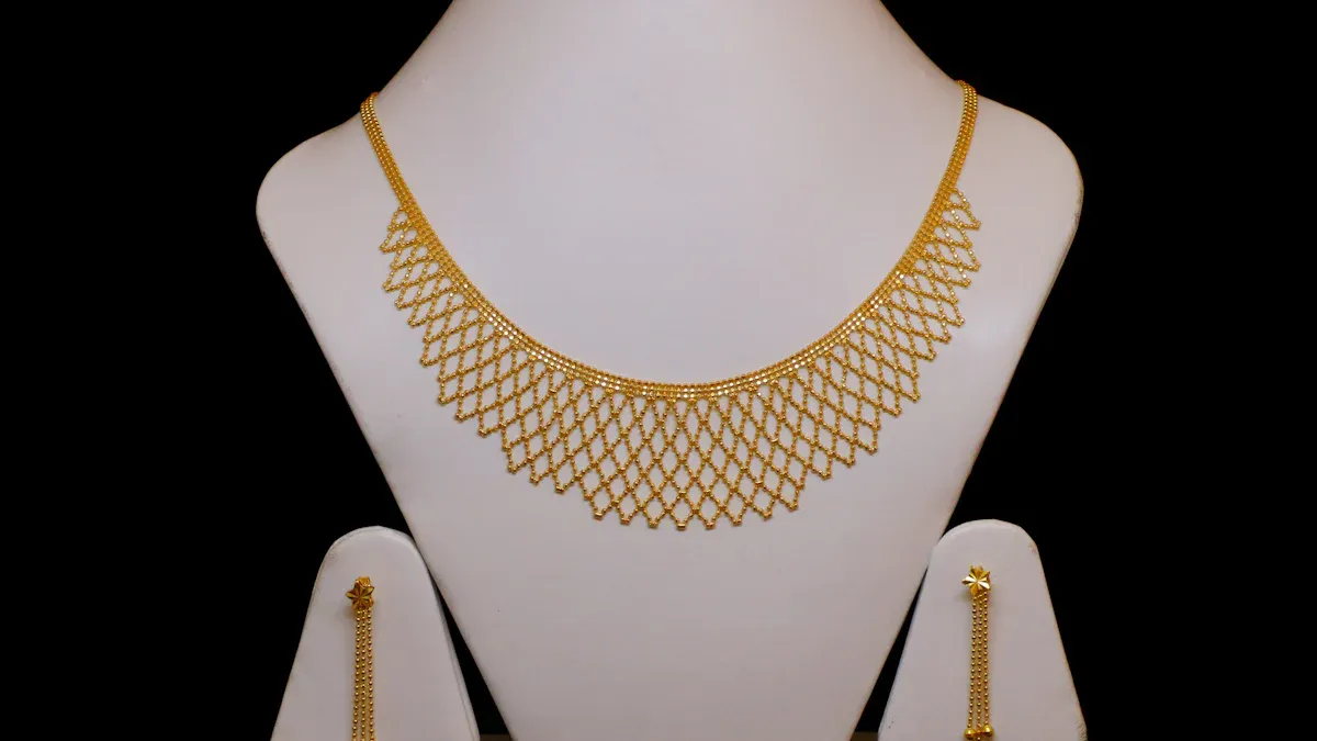 Jewelry Eras and Their Influence