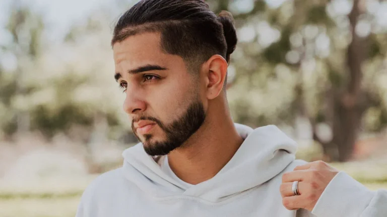 Streetwear Fashion Explained: Sneakers, Hoodies & Urban Style Trends